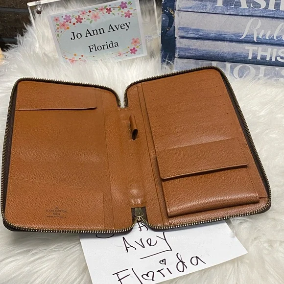 🤩TRAVEL ORGANIZER MONGRAM WALLET🤩 - Picture 9 of 16